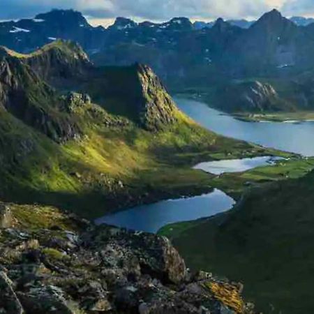 Leilighet Med Balkong Og Havutsikt Pa Napp. 외부 사진