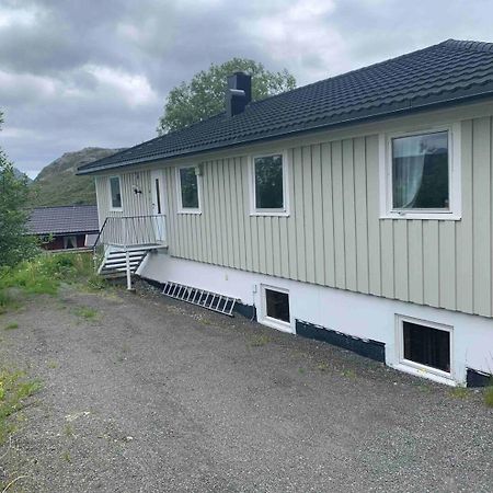 Leilighet Med Balkong Og Havutsikt Pa Napp. 외부 사진